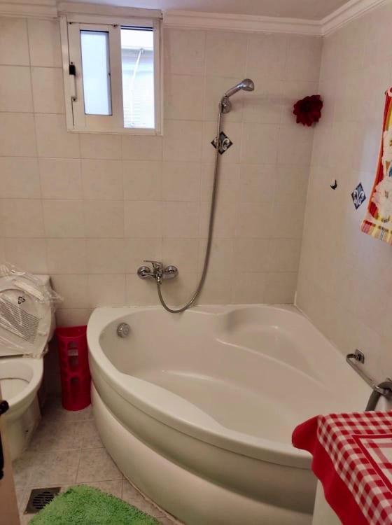 Marys House , Lovely 2-Bedroom Apartment Selanik Dış mekan fotoğraf