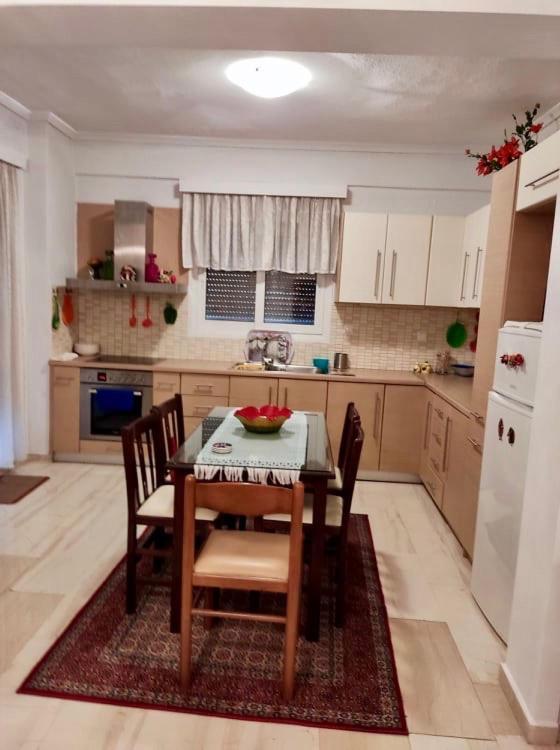 Marys House , Lovely 2-Bedroom Apartment Selanik Dış mekan fotoğraf