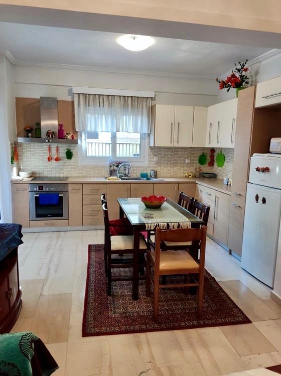Marys House , Lovely 2-Bedroom Apartment Selanik Dış mekan fotoğraf